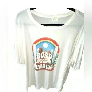 Blue‎ Buttercup size large (very oversized) road  trip warrior graphic Tee. EUC.